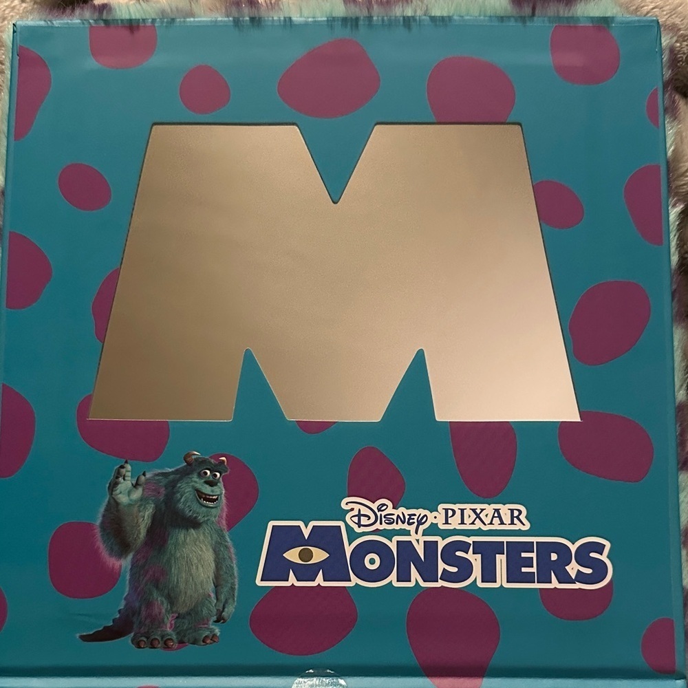 Disneys Monsters, Inc eyeshadow palette - Picture 4 of 9